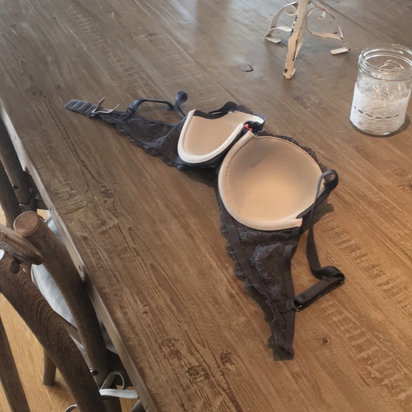 Lace bra - Picture 2 of 3